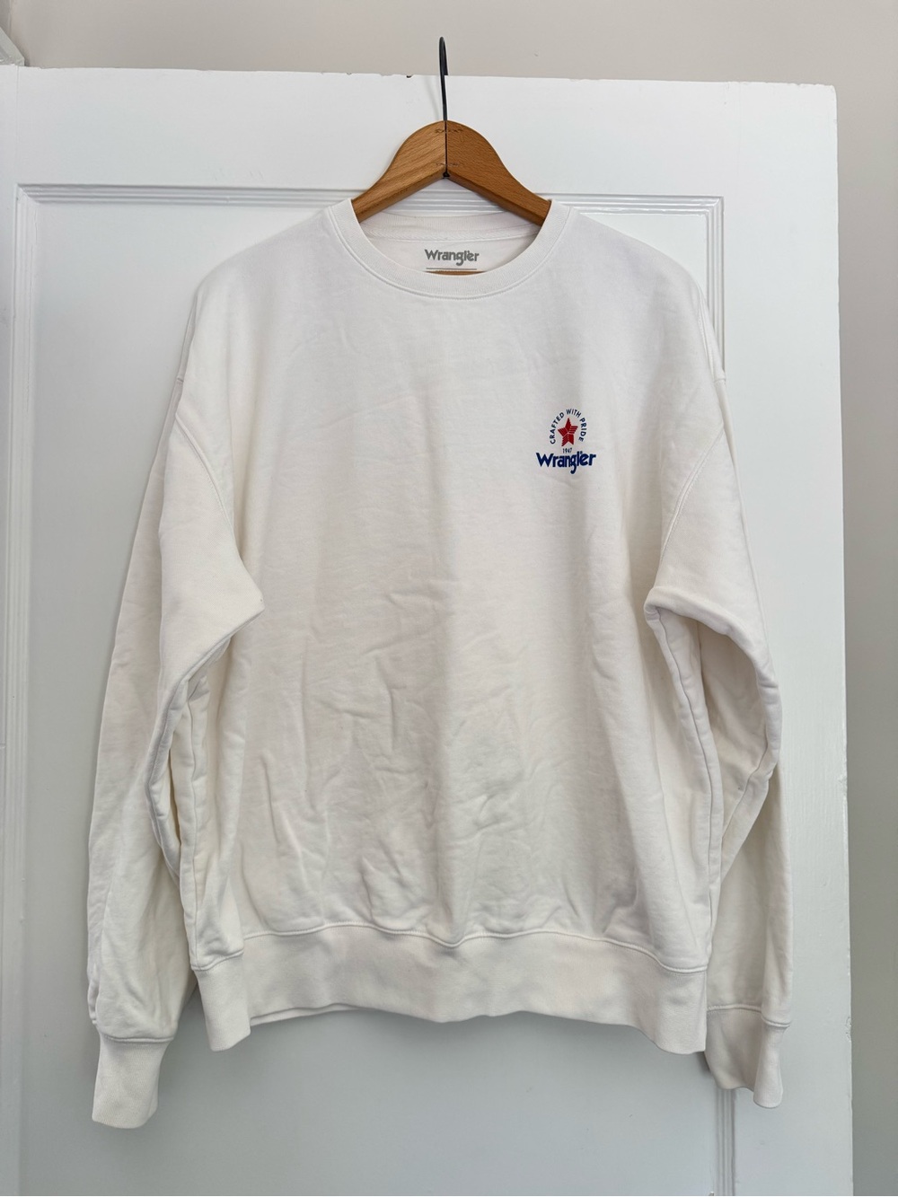 Wrangler White Crewneck Sweatshirt with Small Chest Logo